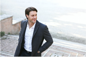 be well-dressed and groomed